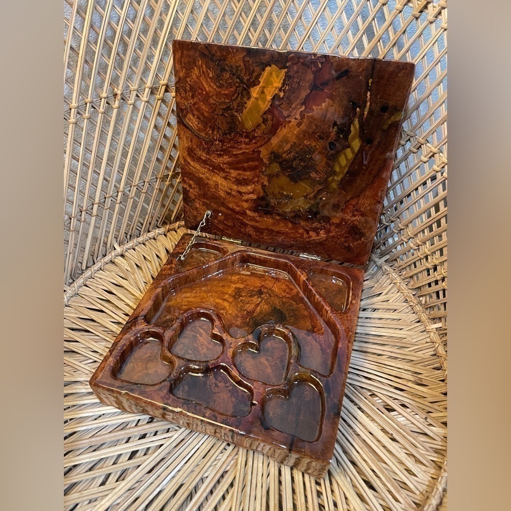 Vintage Resin & Wood Jewelry Box –‎ Heart Compartments • Retro Brown